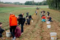 Będargowo. Wspólna integracja połączona z lekcją historii.