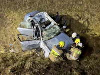 Dachowanie samochodu. Cztery osoby poszkodowane. 