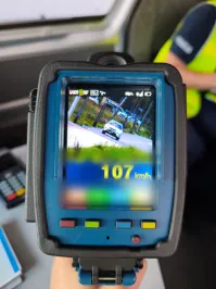 Ponad 100 kierowców ukaranych jednego dnia! Rekordzista jechał 107 km/h przy ograniczeniu do 30.