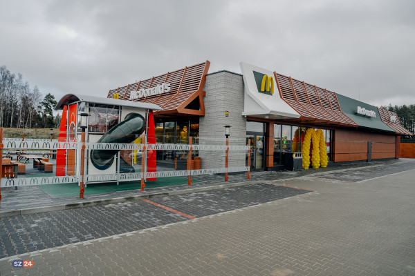 Zatrudnienie w McDonald's: Perspektywa i możliwości dla pracowników w każdym wieku.