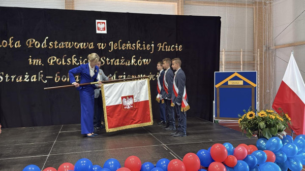 Bogu na chwałę, ludziom na pożytek! SP w Jeleńskiej Hucie ma nowego patrona. 