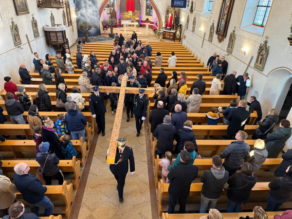 Wielki Piątek 2026: Tradycja, zasady postu i liturgia Męki Pańskiej.