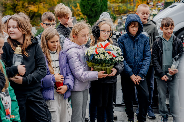 Trwa Tydzień Pamięci. Samorząd, młodzież wspomina zasłużone osoby.