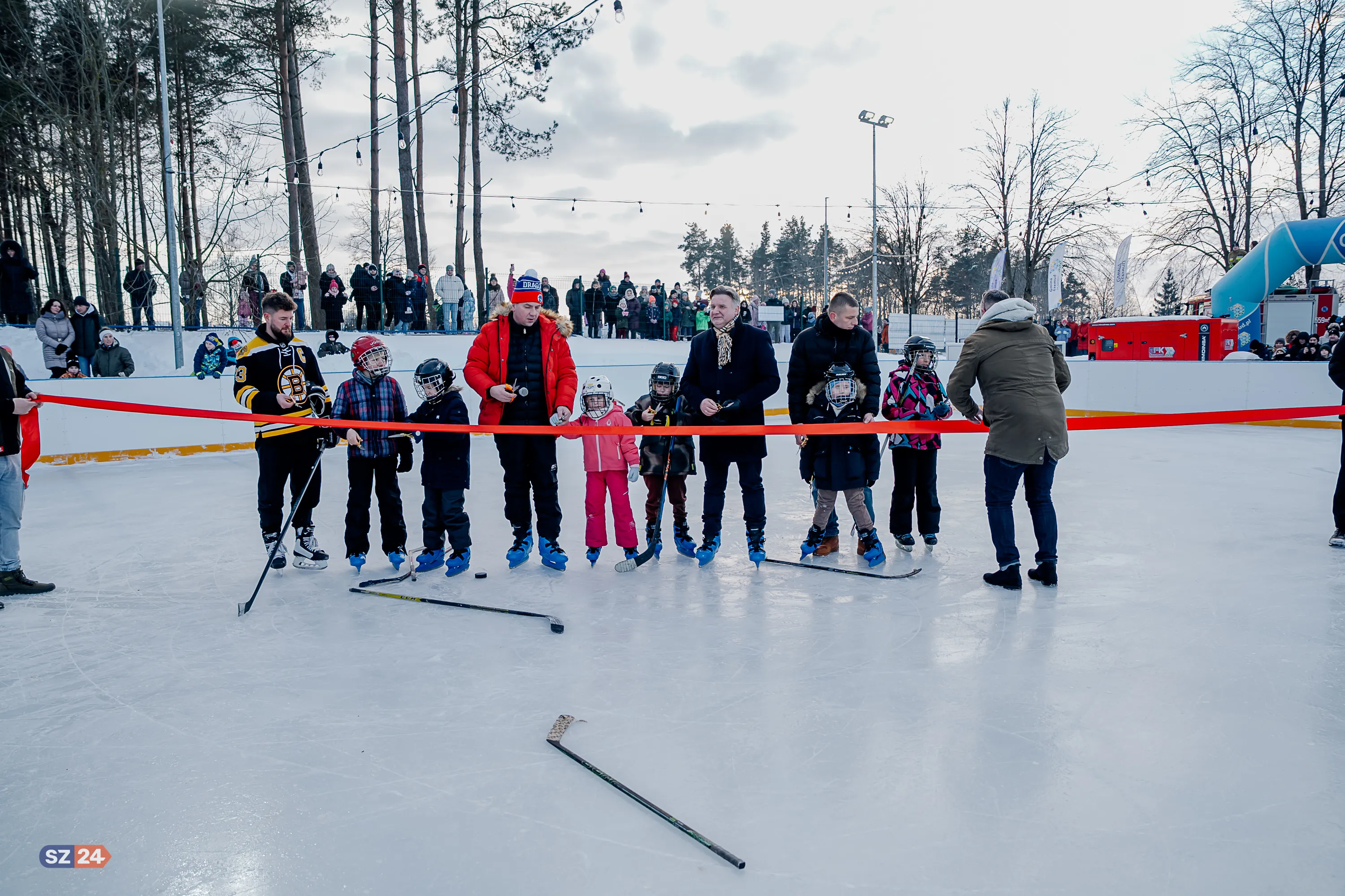 Fotorelacja - Otwarcie lodowiska w gminie Szemud.