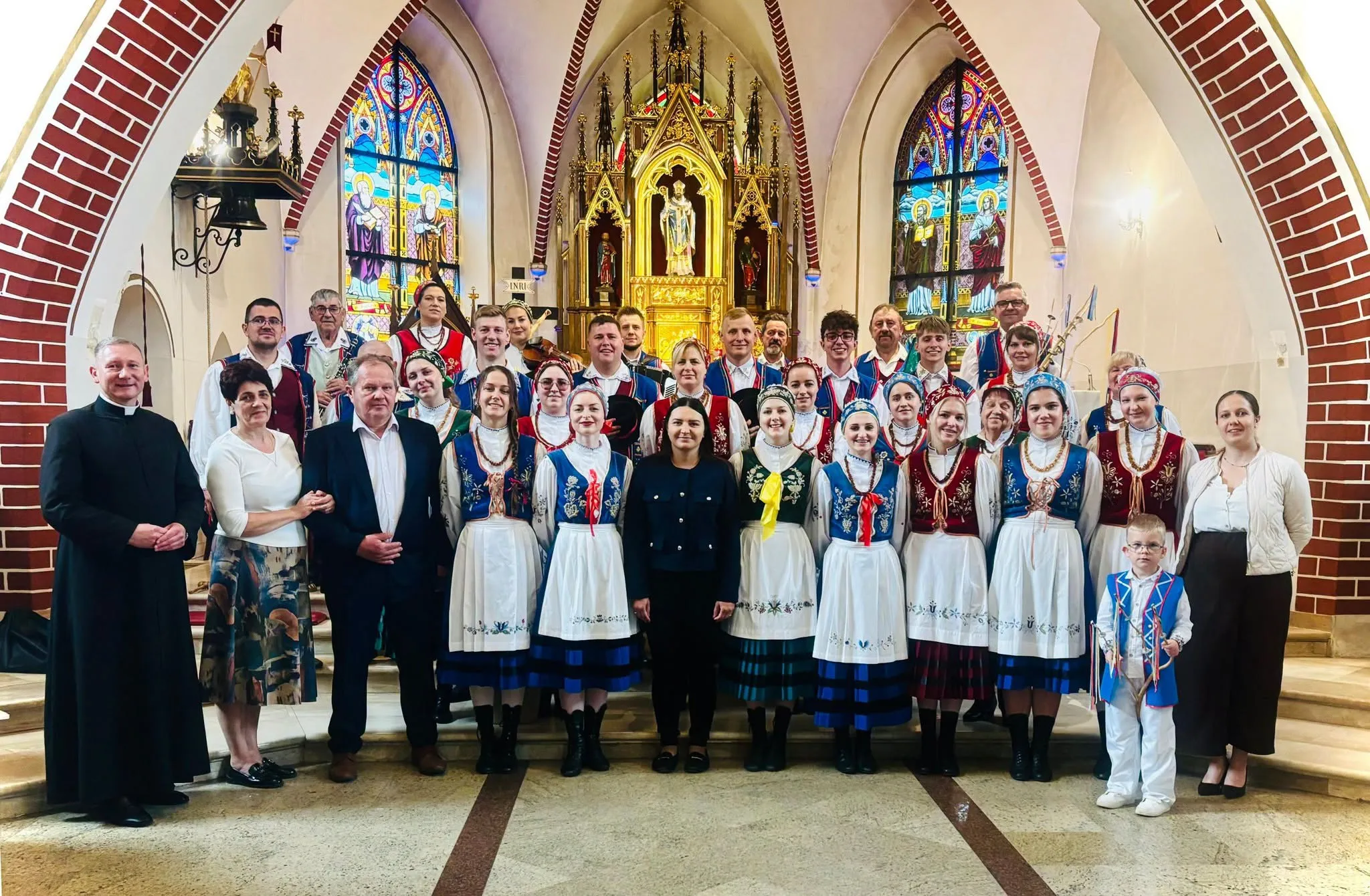 Parafia w Kielnie i Zespół „Koleczkowianie” połączyli siły. Wspólna zbiórka na rzecz dzieci z Liberii.