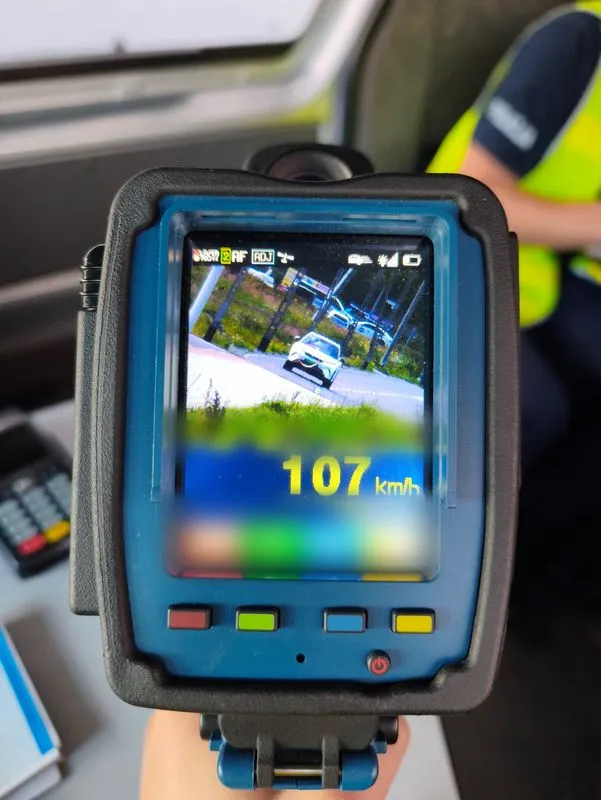 Ponad 100 kierowców ukaranych jednego dnia! Rekordzista jechał 107 km/h przy ograniczeniu do 30.