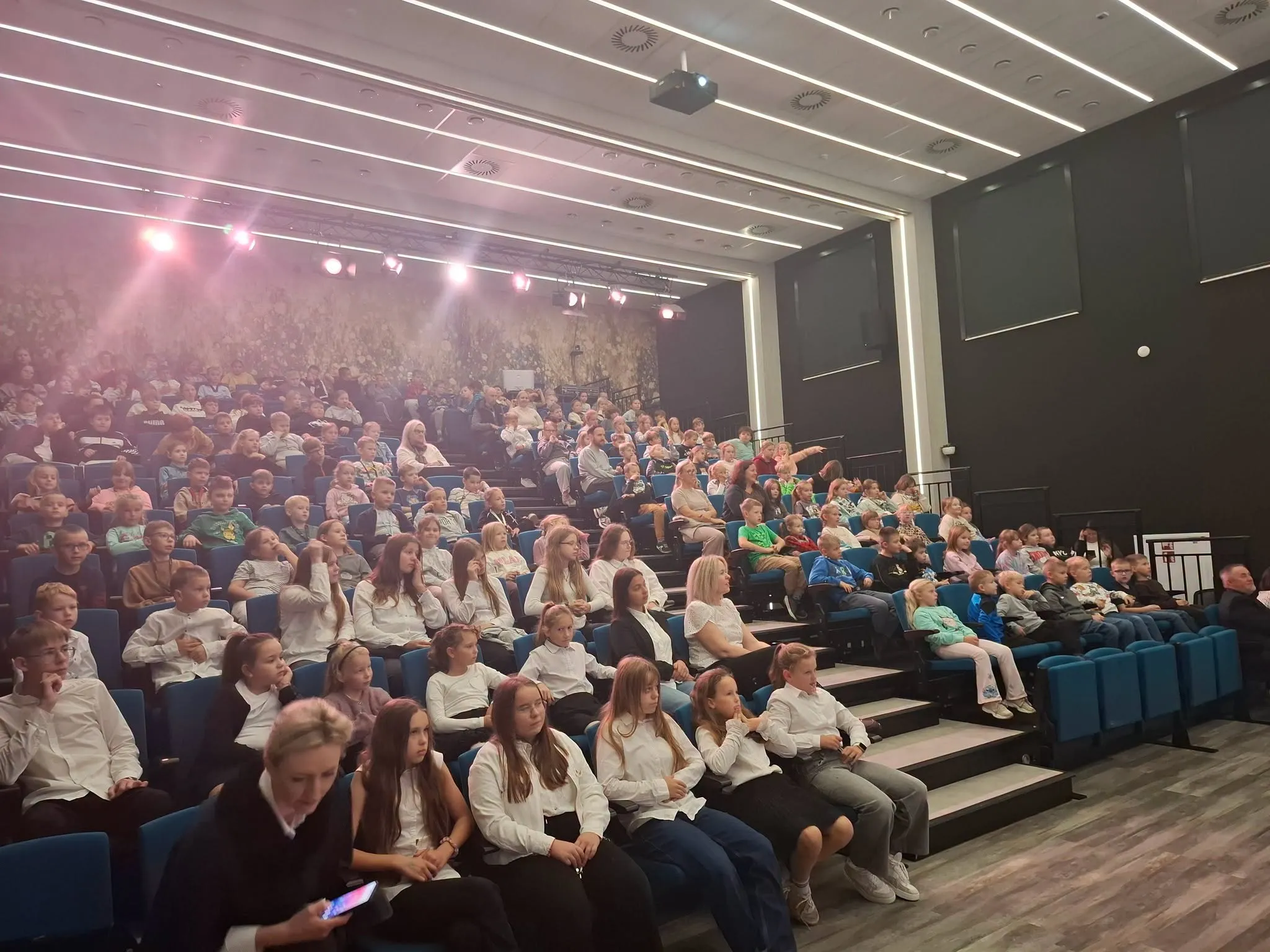 100 lat od narodzin patrona biblioteki w Łebnie. Młodzież odkrywała kaszubskie dziedzictwo.